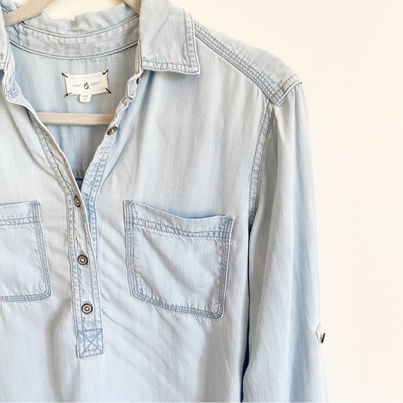 Lou & Grey Chambray Light Wash Henley Button Up Popover Shirttail Hem Shirt Top - Picture 5 of 10